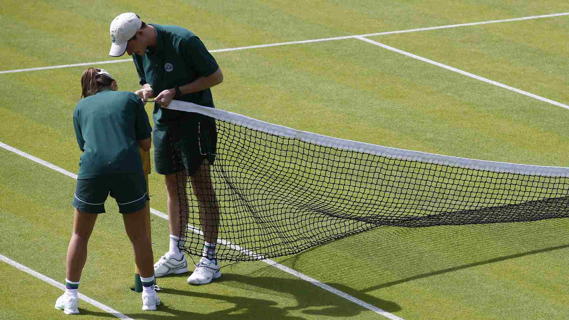 Play resumes at Wimbledon.