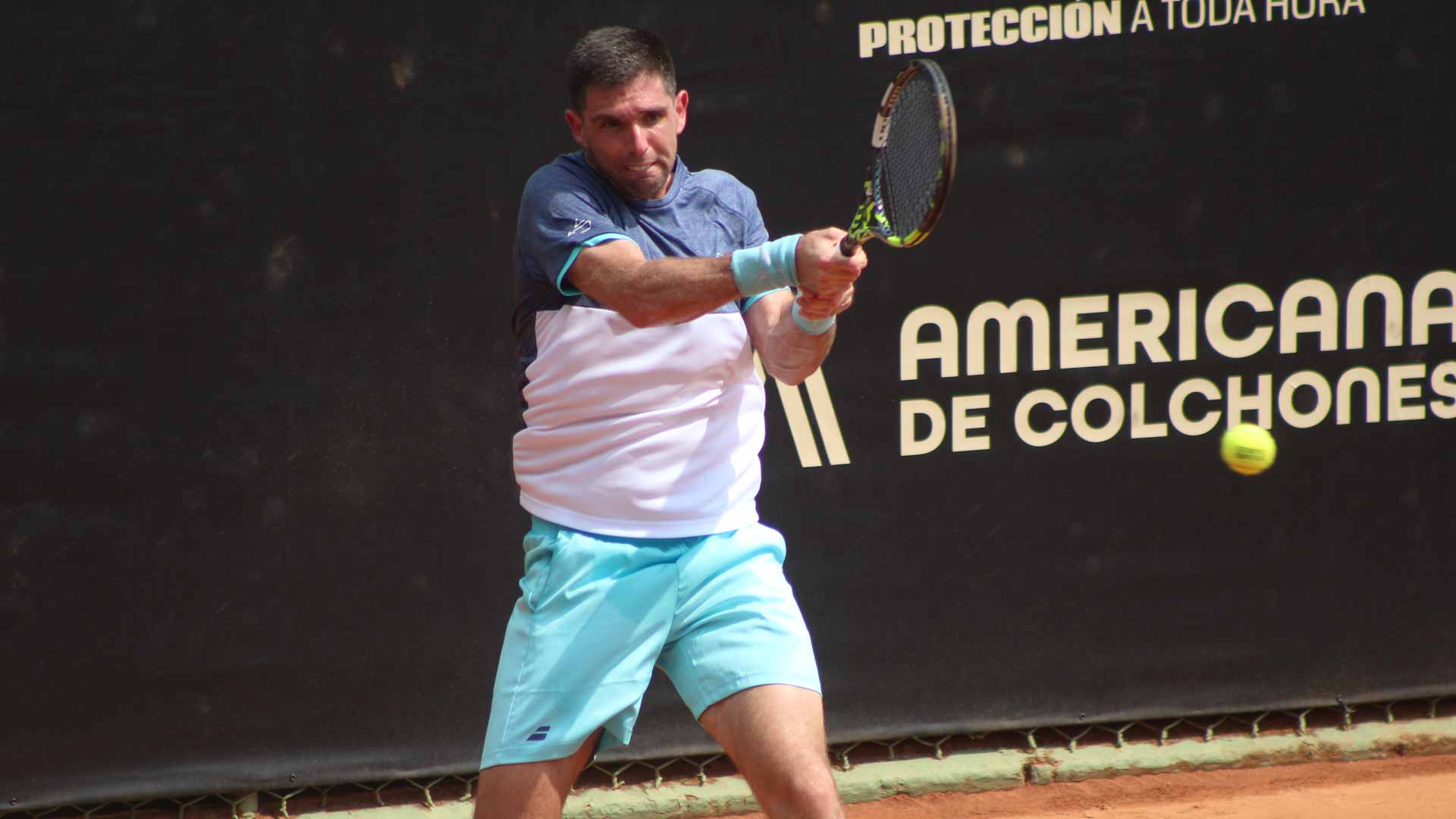<a href='https://www.atptour.com/en/players/federico-delbonis/d874/overview'>Federico Delbonis</a> in action at the Challenger 75 in Cali, Colombia.
