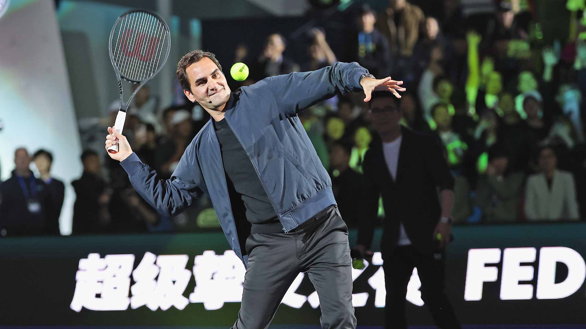 罗杰·费德勒在上海举行的颁奖典礼上获奖 ATP巡回赛