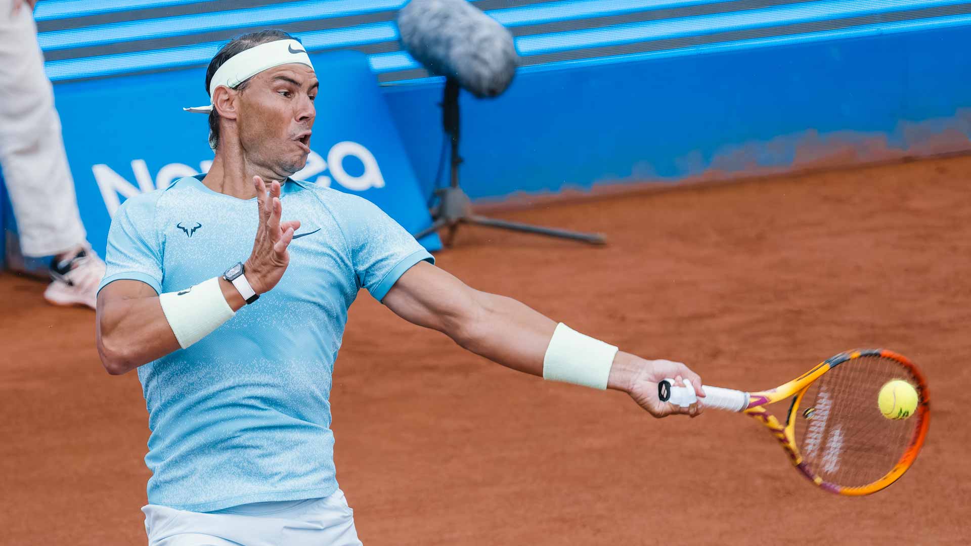Nadal makes winning return vs. Borg in Bastad