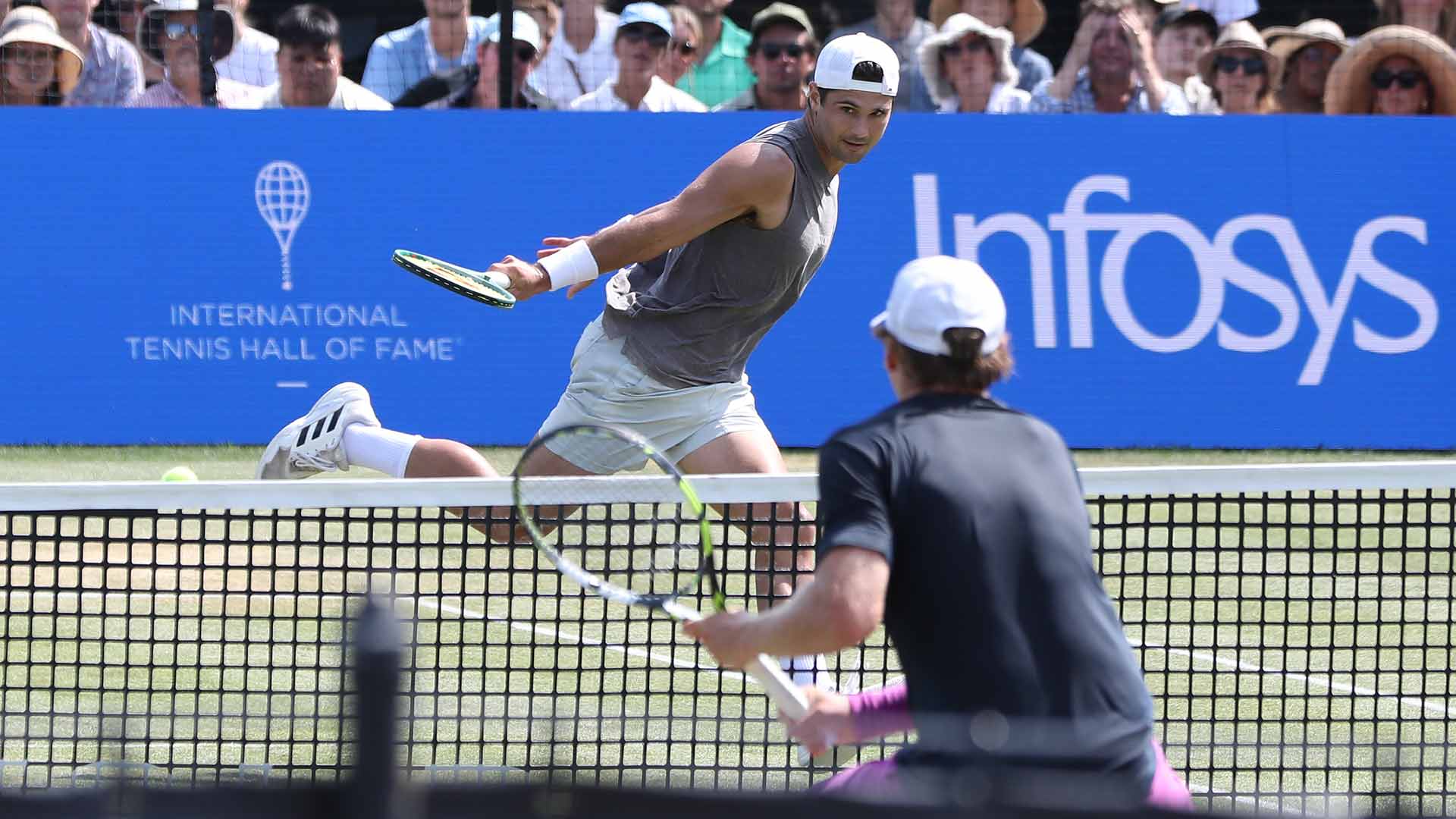 Giron gana su primer título ATP salvando match point en la final de Newport