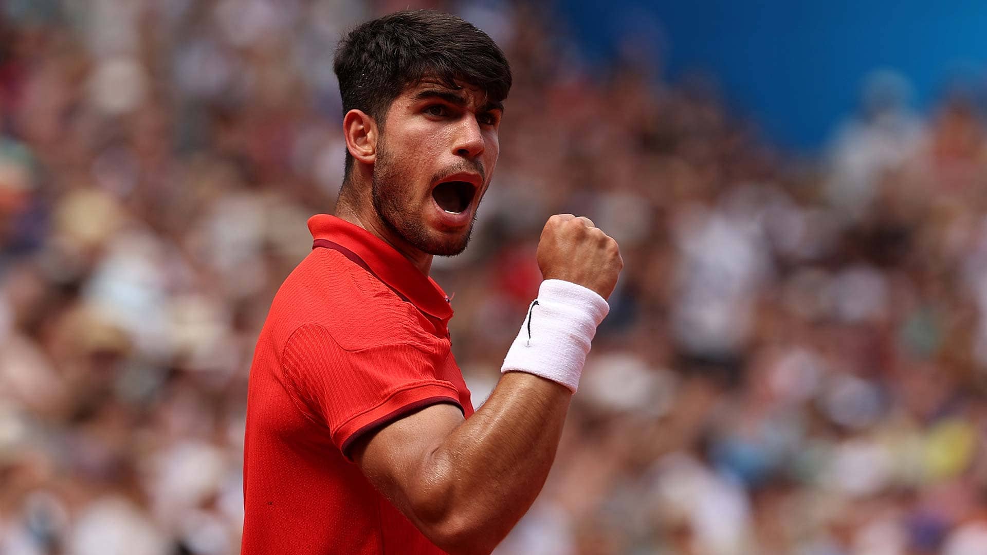 Carlos Alcaraz celebrates on Thursday in Paris.