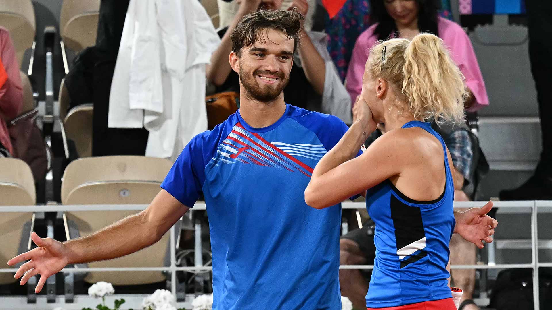 Two points from defeat, Machac & Siniakova rally to take mixed doubles gold