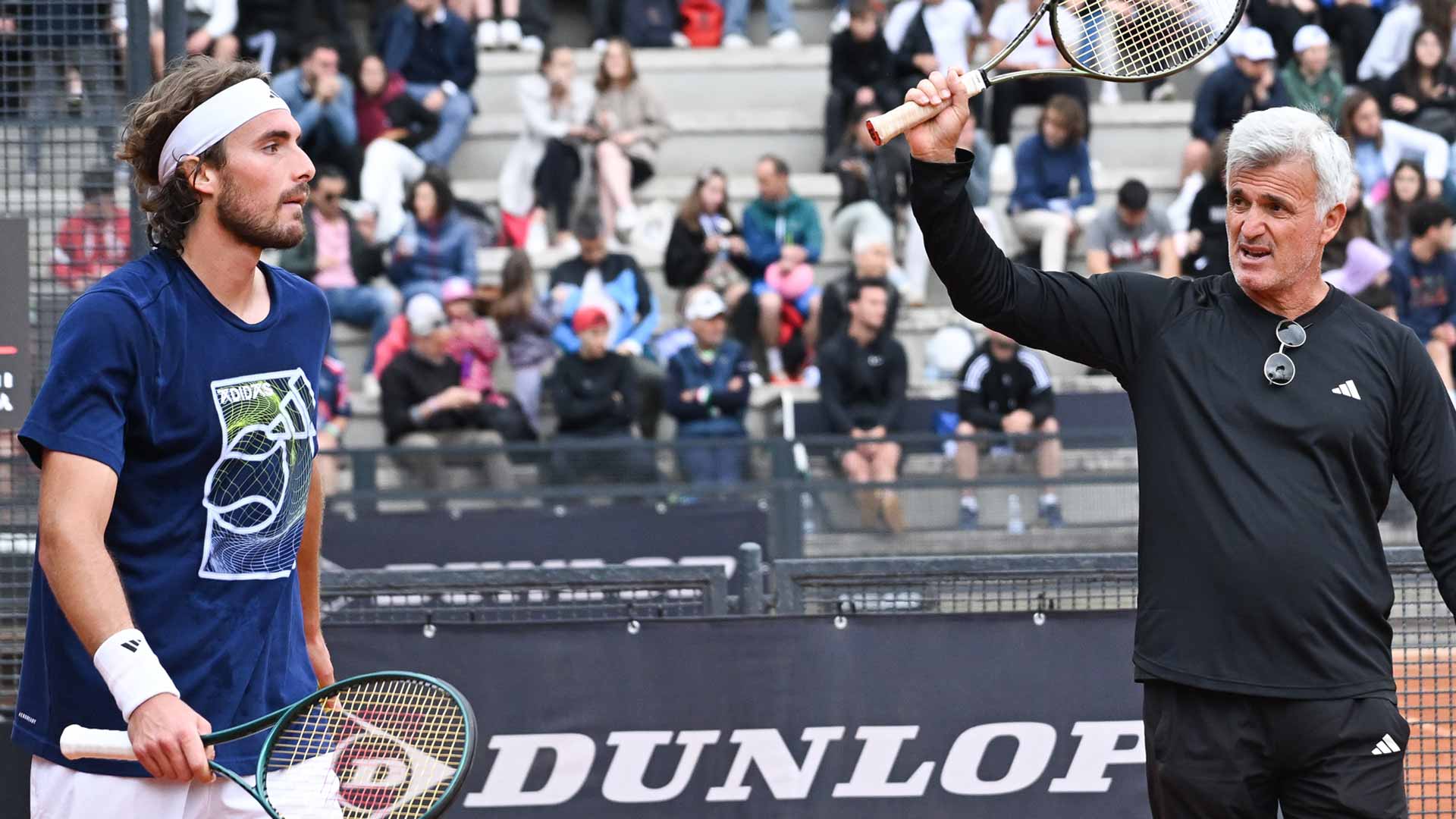 Stefanos Tsitsipas ha ganado 11 títulos ATP Tour bajo el consejo de su padre Apostolos Tsitsipas.