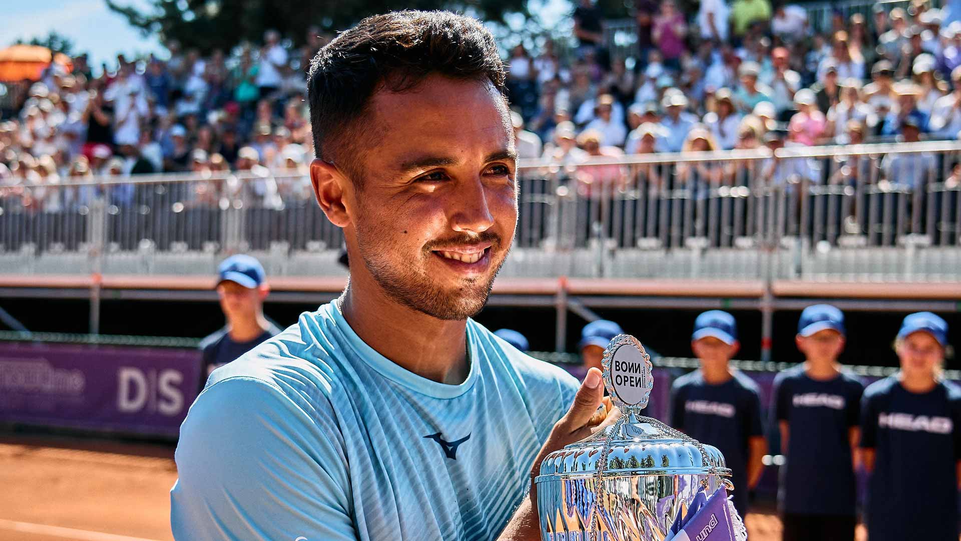 <a href='https://www.atptour.com/en/players/hugo-dellien/da31/overview'>Hugo Dellien</a> wins the Challenger 75 event in Bonn, Germany.