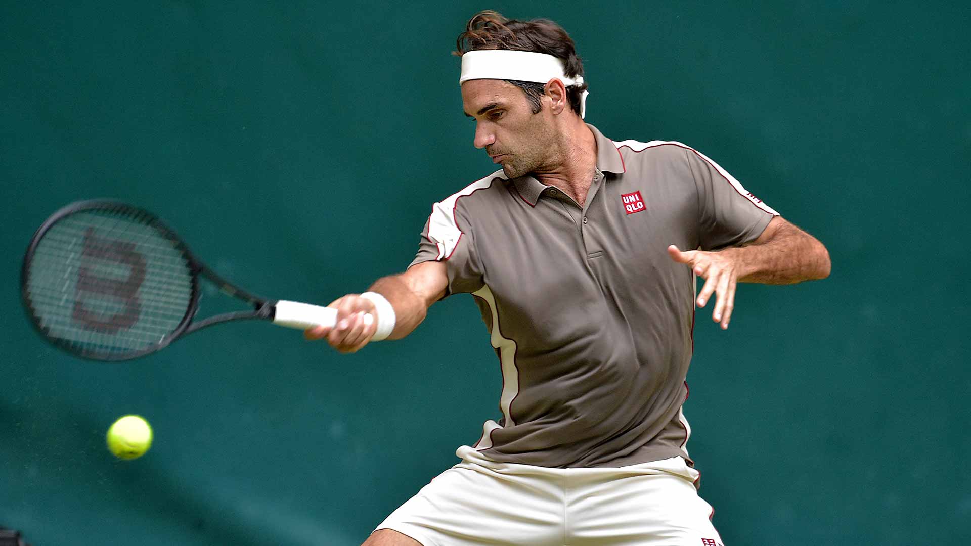 Roger Federer Looking For 'Goldilocks' Forehand In Halle | ATP Tour | Tennis